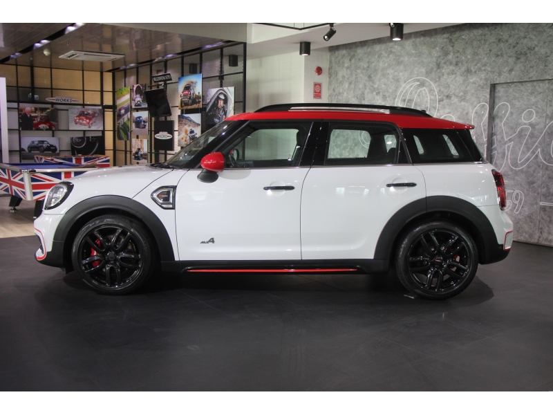 MINI Cooper John Cooper Works Countryman