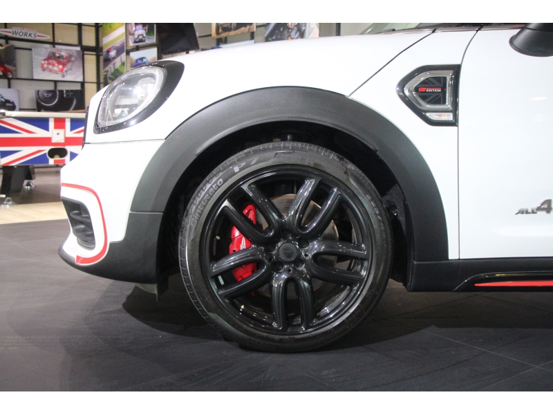 MINI Cooper John Cooper Works Countryman