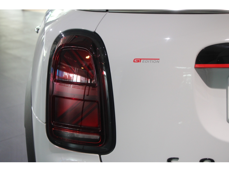 MINI Cooper John Cooper Works Countryman