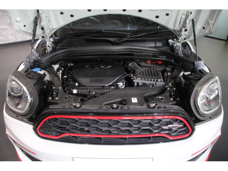 MINI Cooper John Cooper Works Countryman