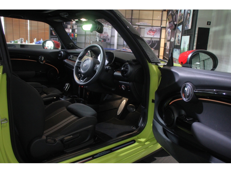 MINI Cooper John Cooper Works