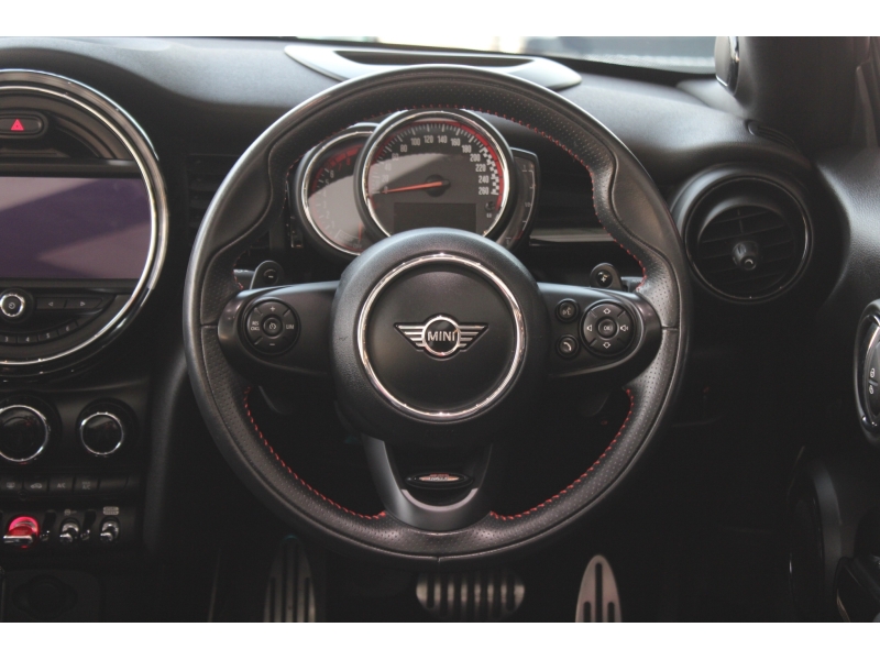 MINI Cooper John Cooper Works
