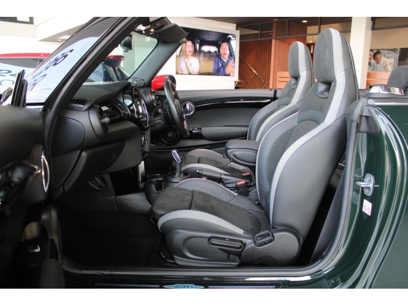 MINI Cooper John Cooper Works