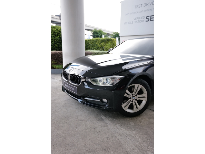 BMW 320i 