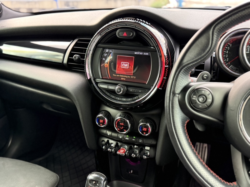 MINI Cooper John Cooper Works Countryman