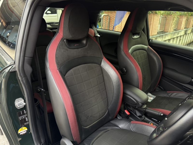 MINI Cooper John Cooper Works Countryman