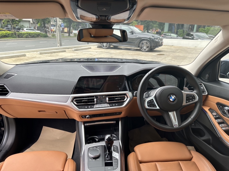 BMW 330Li M Sport