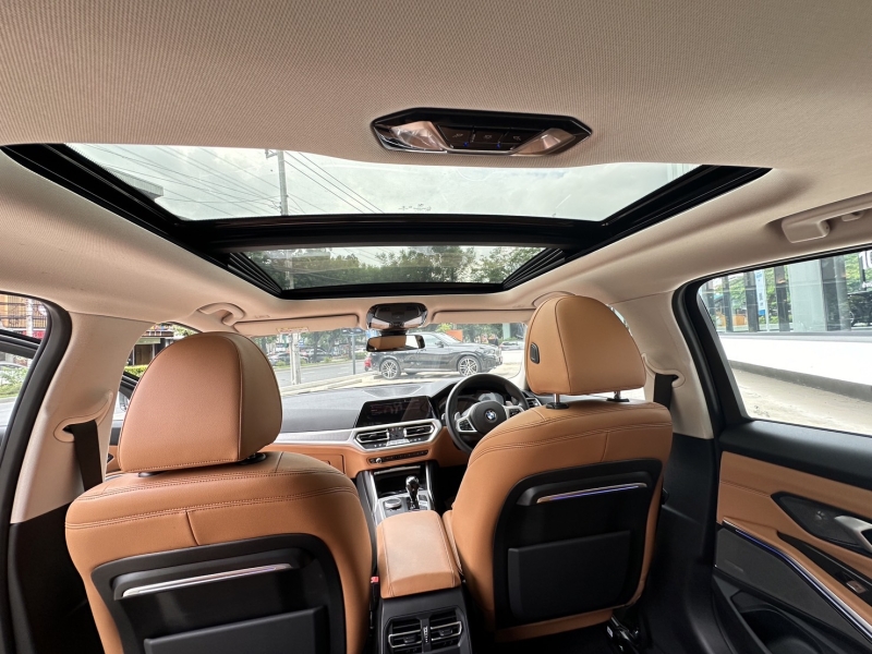 BMW 330Li M Sport