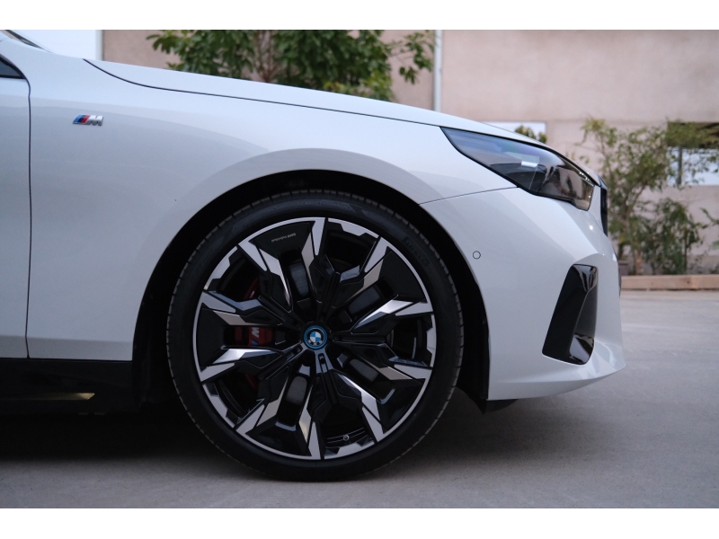 BMW i5 M60 xDrive