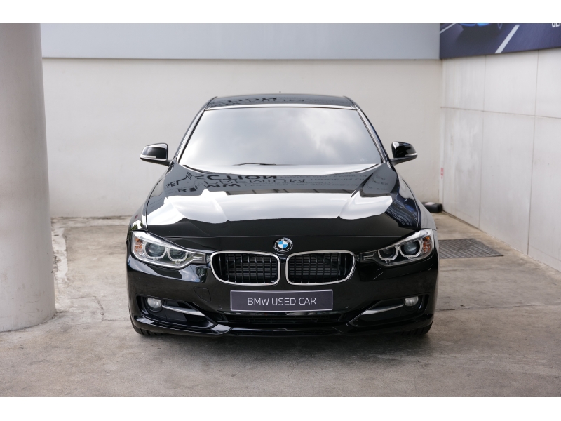 BMW 320i 