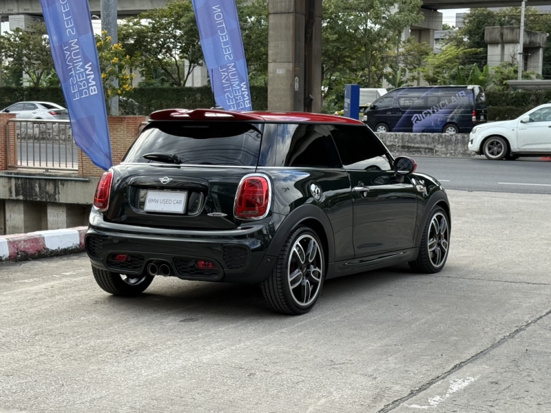MINI Cooper John Cooper Works Countryman