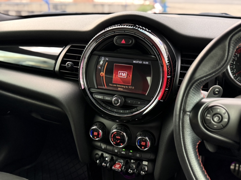 MINI Cooper John Cooper Works Countryman