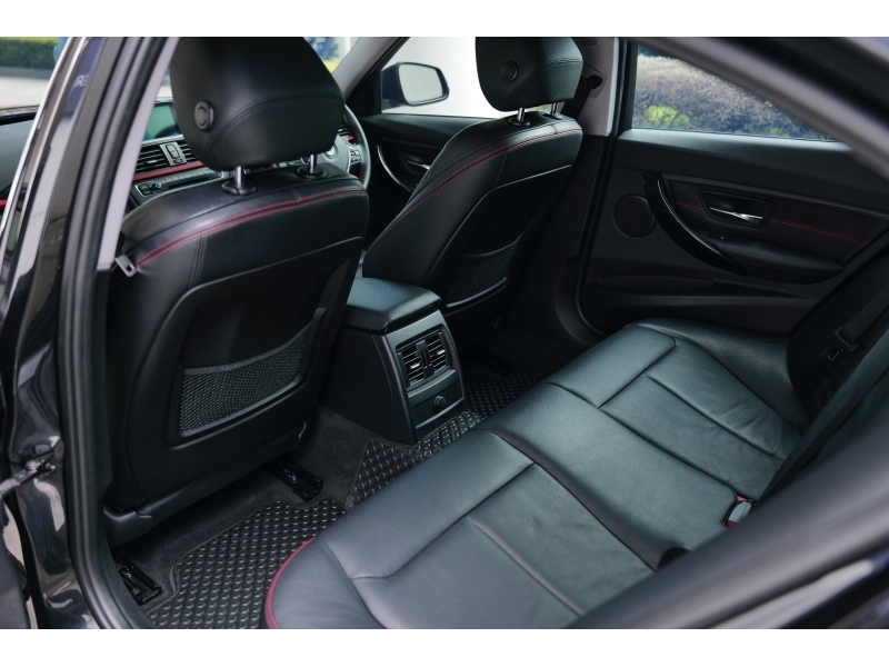 BMW 320i 