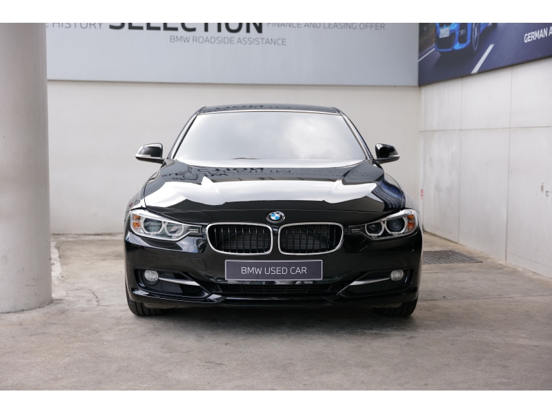 BMW 320i 