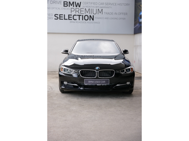 BMW 320i 