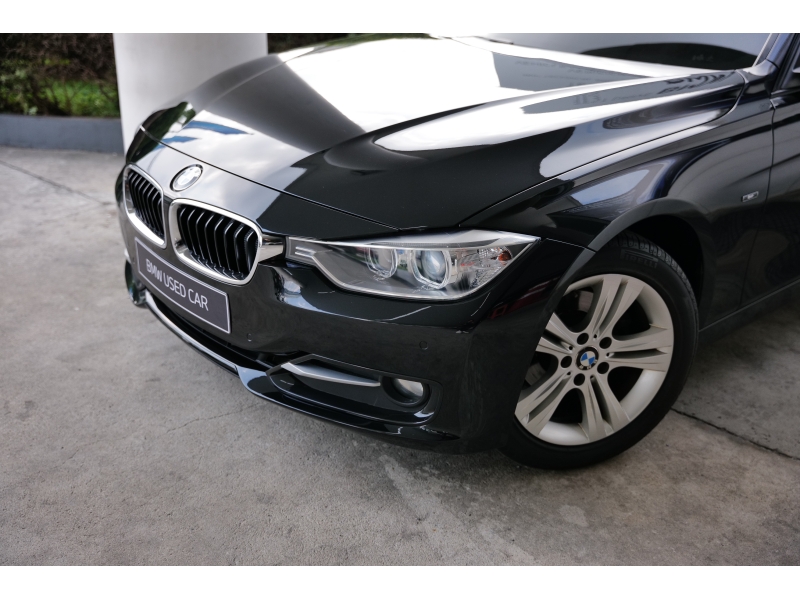 BMW 320i 
