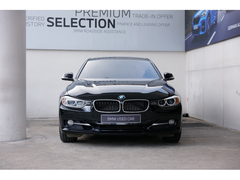 BMW 320i 