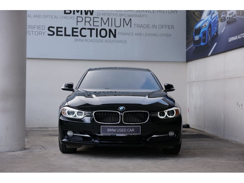 BMW 320i 