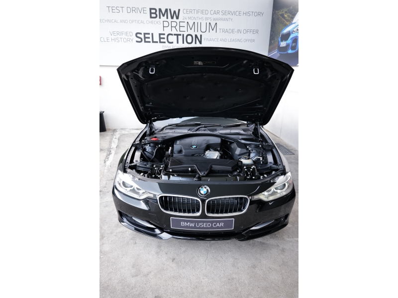 BMW 320i 