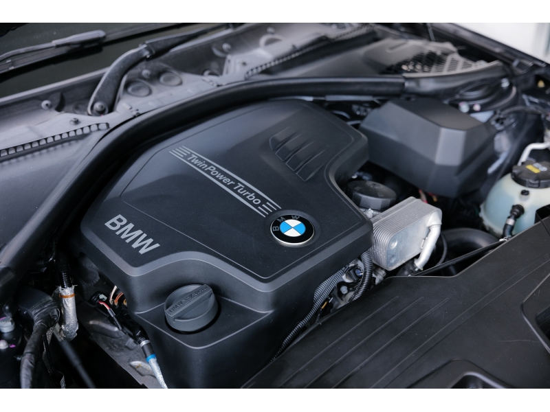 BMW 320i 
