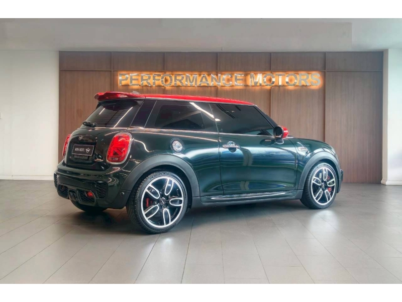 MINI Cooper John Cooper Works Countryman