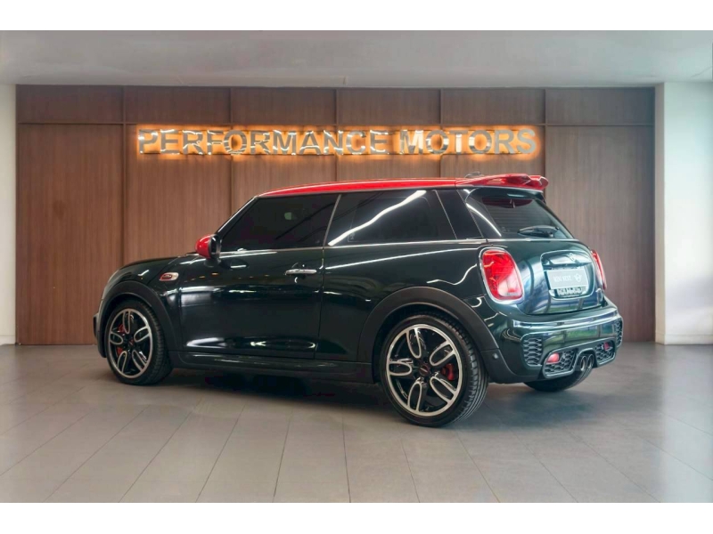 MINI Cooper John Cooper Works Countryman