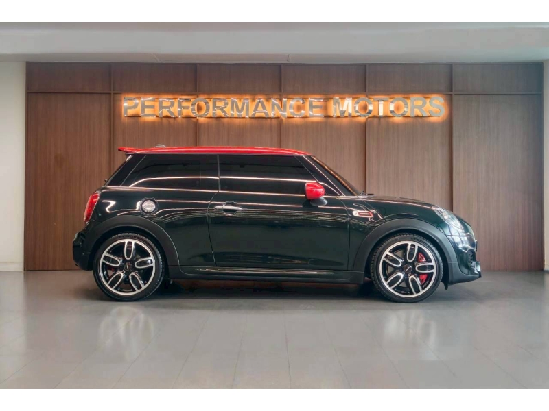 MINI Cooper John Cooper Works Countryman