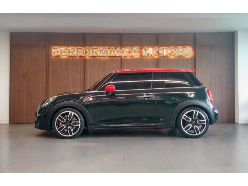 MINI Cooper John Cooper Works Countryman