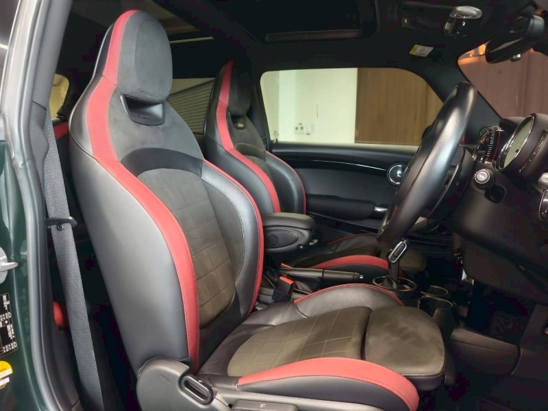 MINI Cooper John Cooper Works Countryman