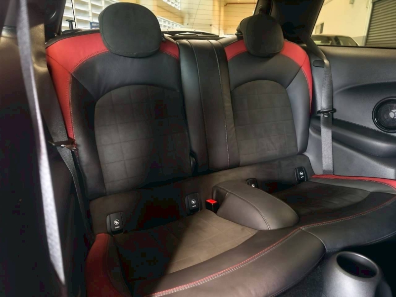 MINI Cooper John Cooper Works Countryman