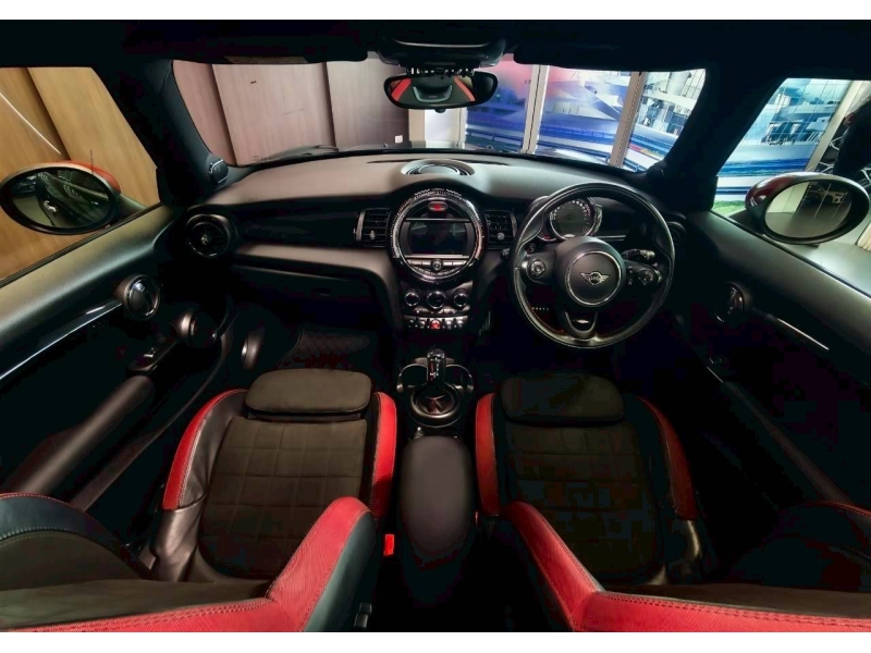 MINI Cooper John Cooper Works Countryman