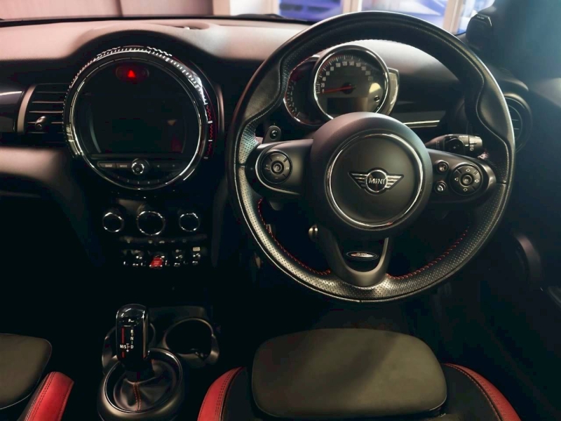 MINI Cooper John Cooper Works Countryman