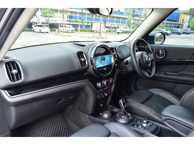 MINI Cooper S Countryman Entry