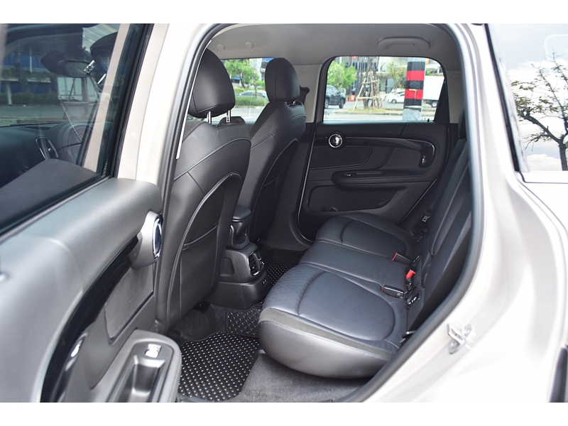 MINI Cooper S Countryman Entry