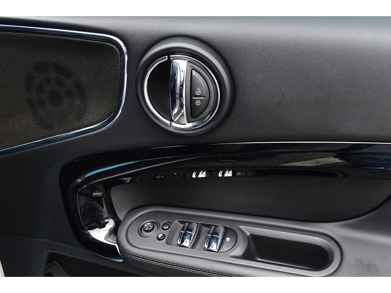 MINI Cooper S Countryman Entry