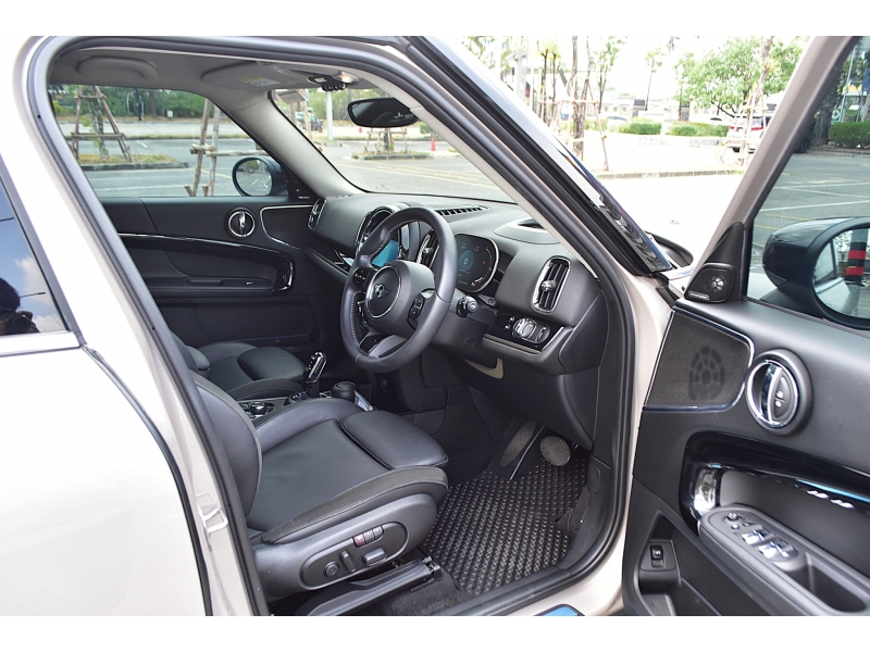 MINI Cooper S Countryman Entry