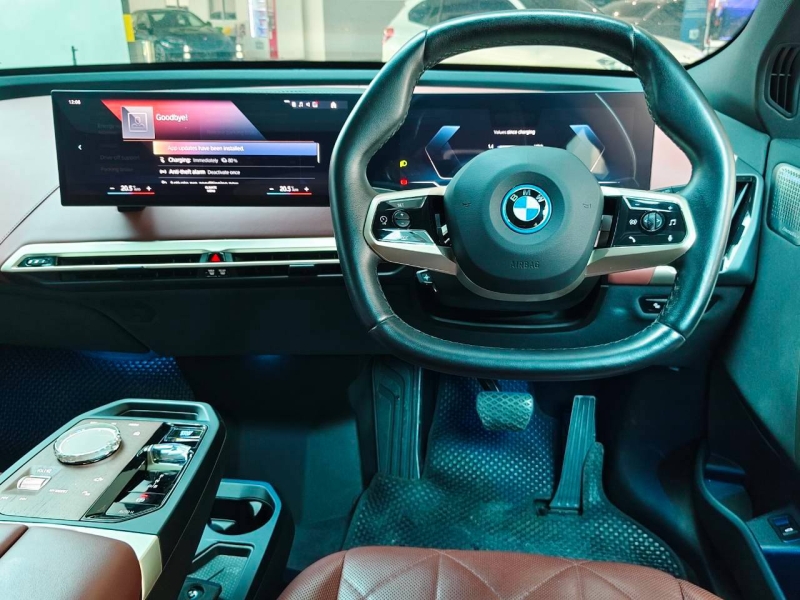 BMW iX xDrive50 Sport