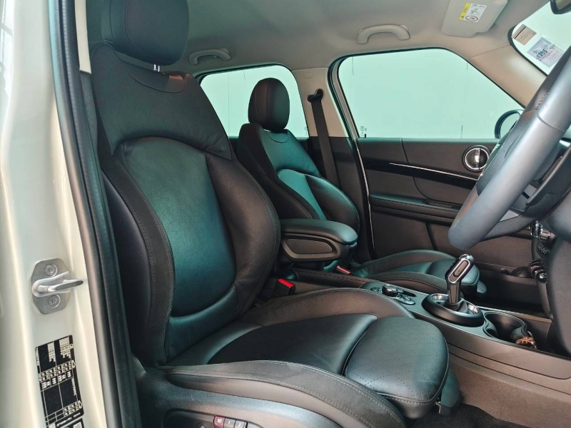 MINI Cooper S Countryman Entry