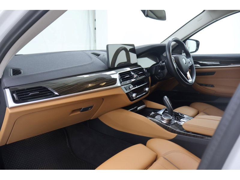 BMW 530e Luxury