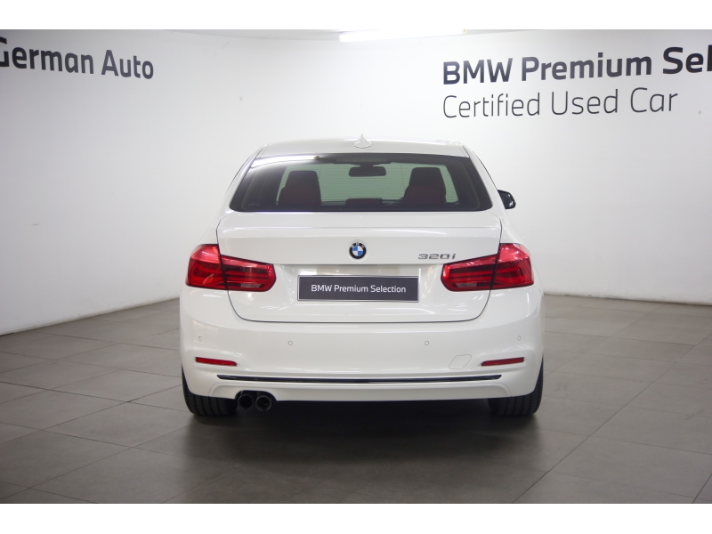 BMW 320i 