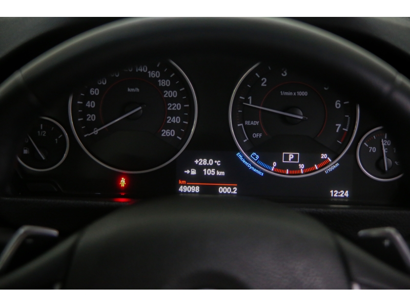BMW 320i 