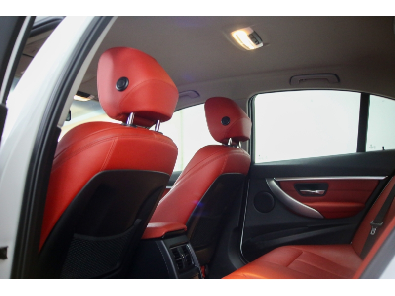 BMW 320i 