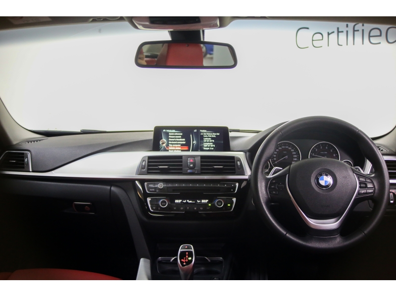 BMW 320i 