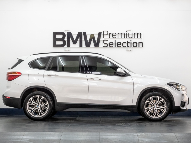 BMW X1 sDrive18i Iconic