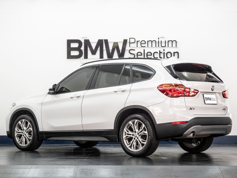 BMW X1 sDrive18i Iconic