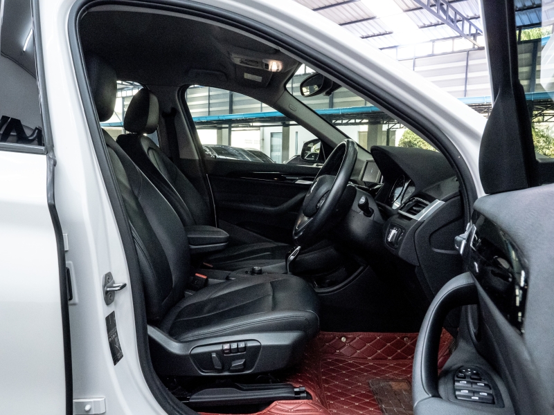 BMW X1 sDrive18i Iconic