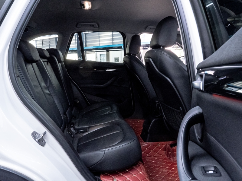 BMW X1 sDrive18i Iconic
