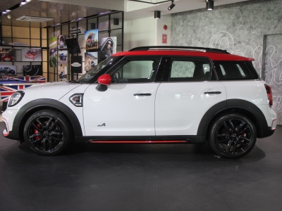 MINI Cooper John Cooper Works Countryman